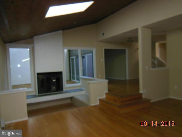 2339 Glade Bank Way Reston, VA 20191 - Photo 11 of 30 Interior (General)