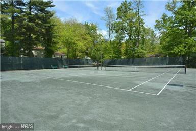 2339 Glade Bank Way Reston, VA 20191 - Photo 27 of 30 Community