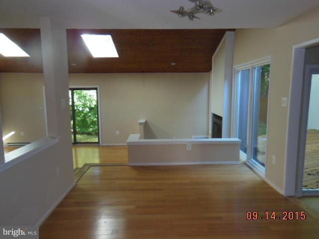 2339 Glade Bank Way Reston, VA 20191 - Photo 6 of 30 Dining Room
