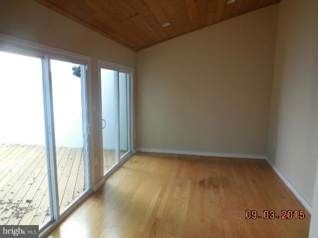 2339 Glade Bank Way Reston, VA 20191 - Photo 9 of 30 Interior (General)