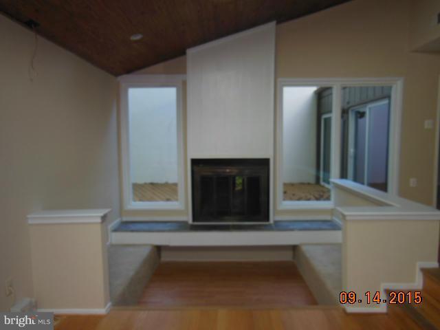 2339 Glade Bank Way Reston, VA 20191 - Photo 10 of 30 Interior (General)