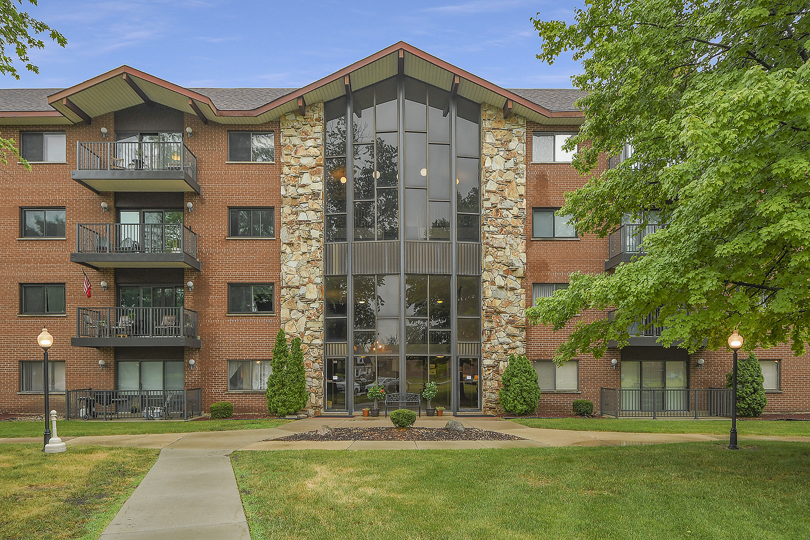 2301 183rd Street, Unit 401 Homewood, IL 60430 - Photo 2 of 22