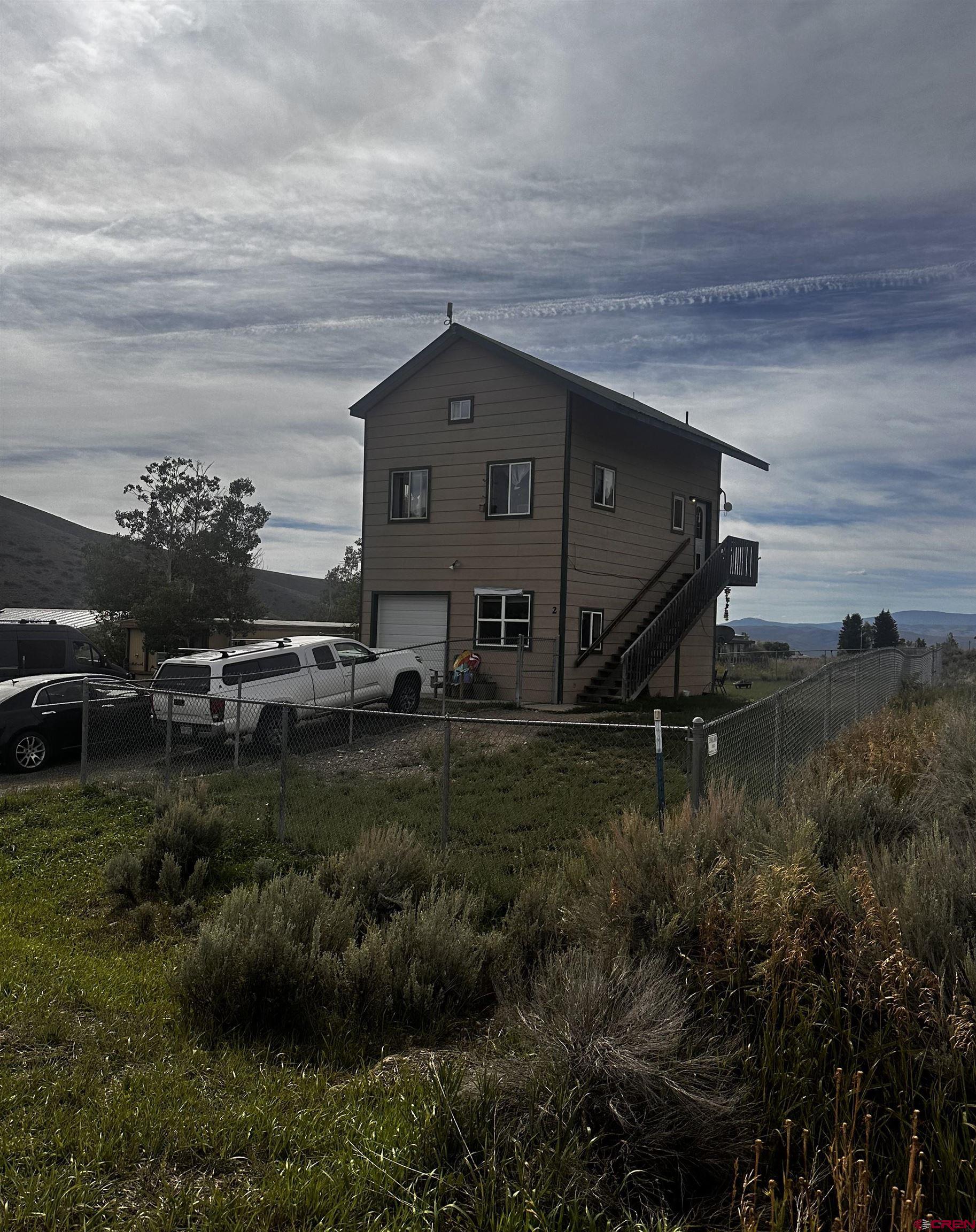 2 Ridge Ln  