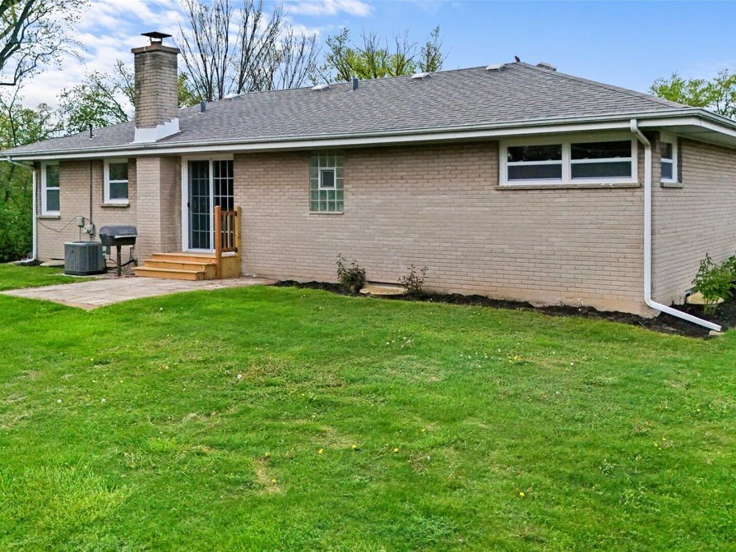 2015 Maplewood Road Northbrook, IL 60062 - Photo 17 of 21