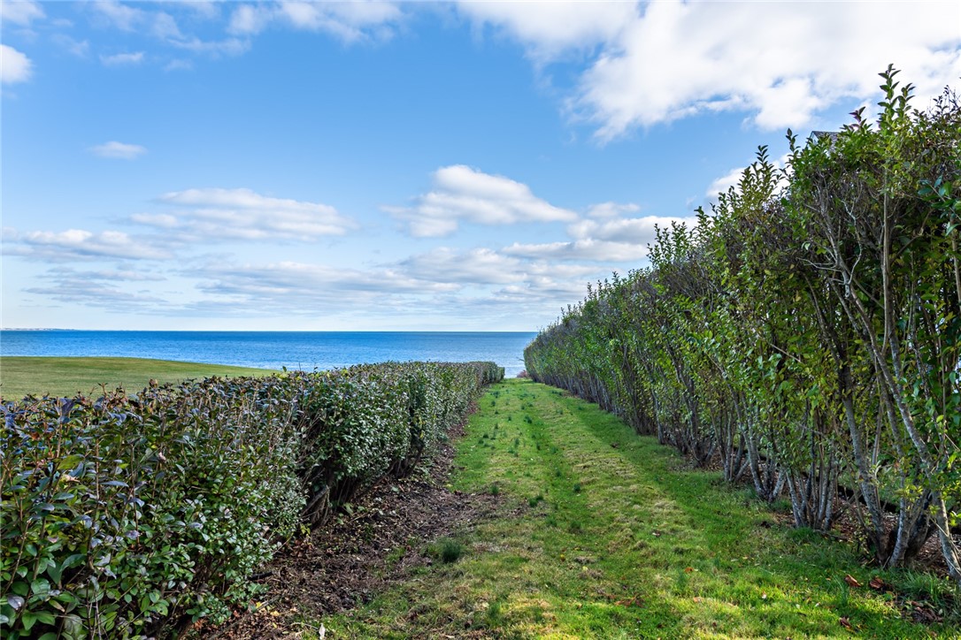 380 Ocean Road Narragansett, RI 02882 - Photo 2 of 3
