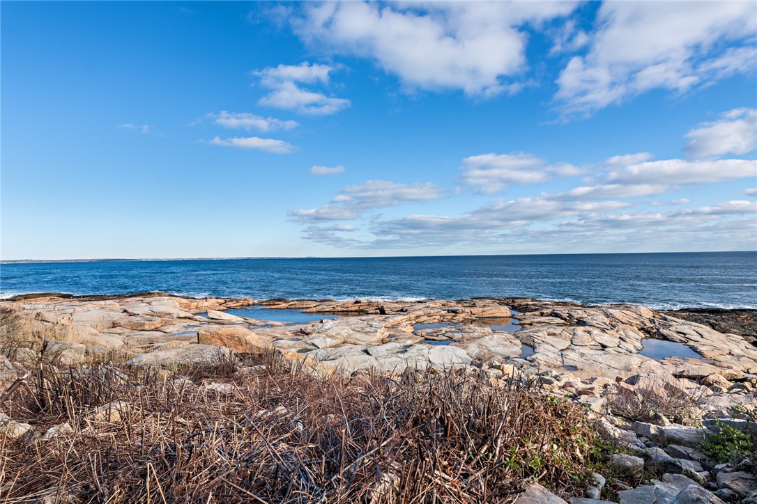 380 Ocean Road Narragansett, RI 02882 - Photo 3 of 3