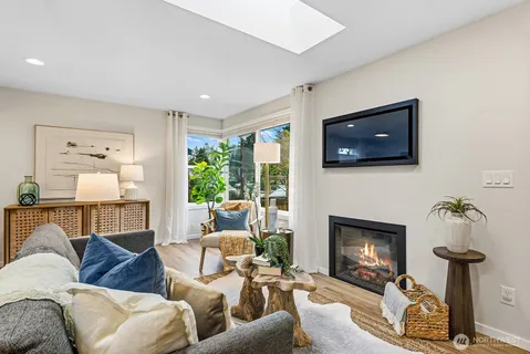 $945,000 | 10731 Dayton Avenue North, Seattle, WA 98133