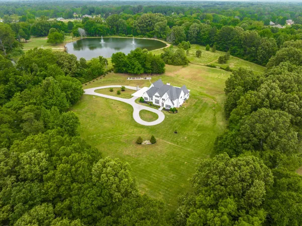 $1,650,000 | 55 East Old State Line Road, Piperton, TN 38017