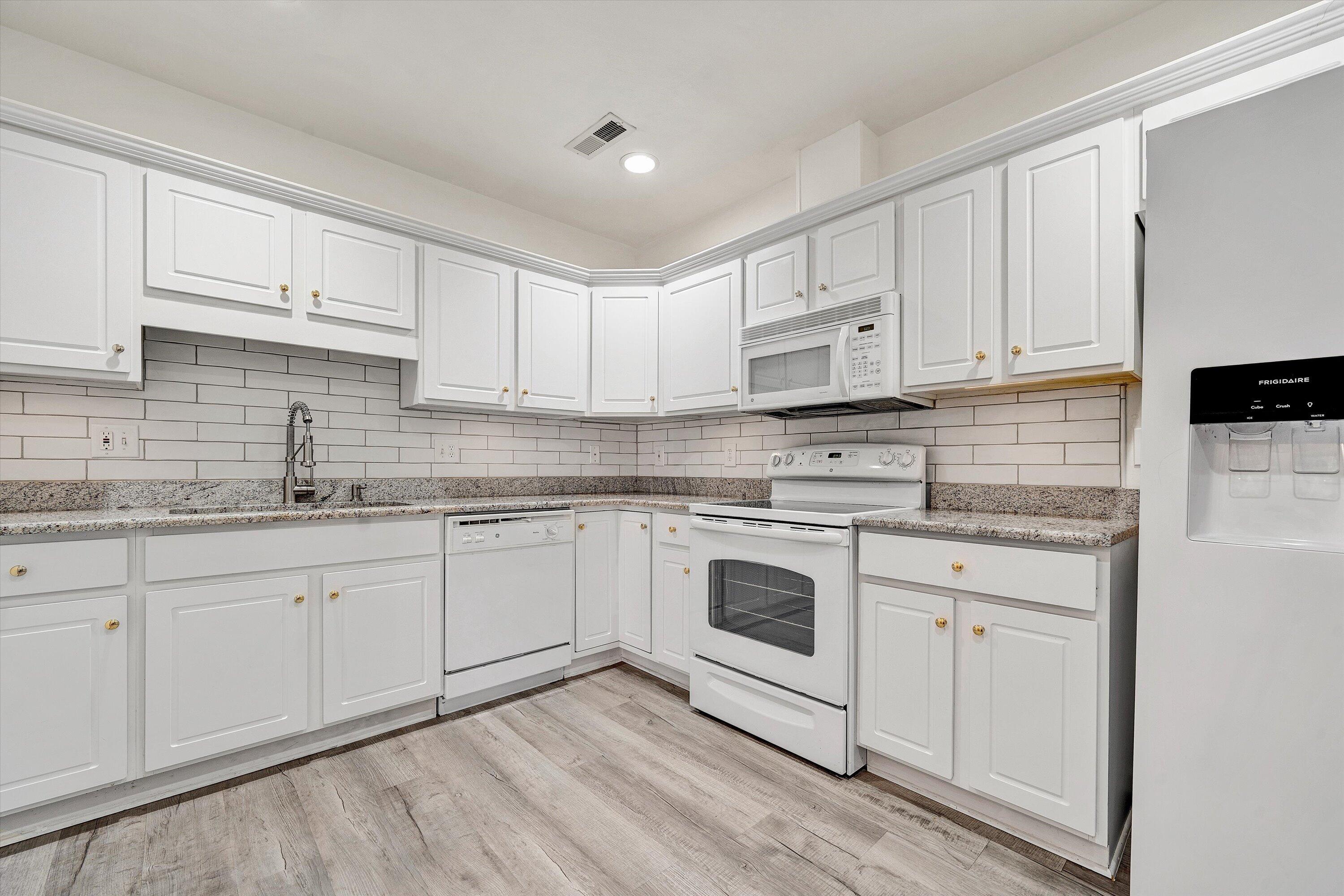 4438 Pheasant Ridge Road, Unit 202 Roanoke, VA 24014 - Photo 21 of 50 20-SGP-02991