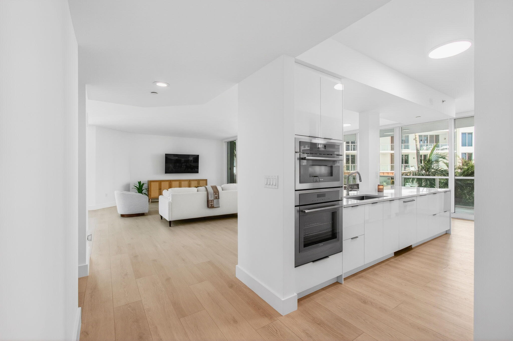 500 Southeast Mizner Boulevard, Unit A311 Boca Raton, FL 33432 - Photo 6 of 89 7-web-or-mls-DSC_2344