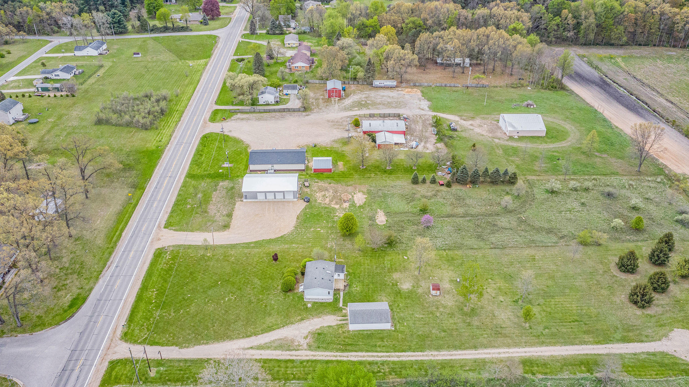 81240 Highway 51 Decatur, MI 49045 - Photo 4 of 26 DJI_0575