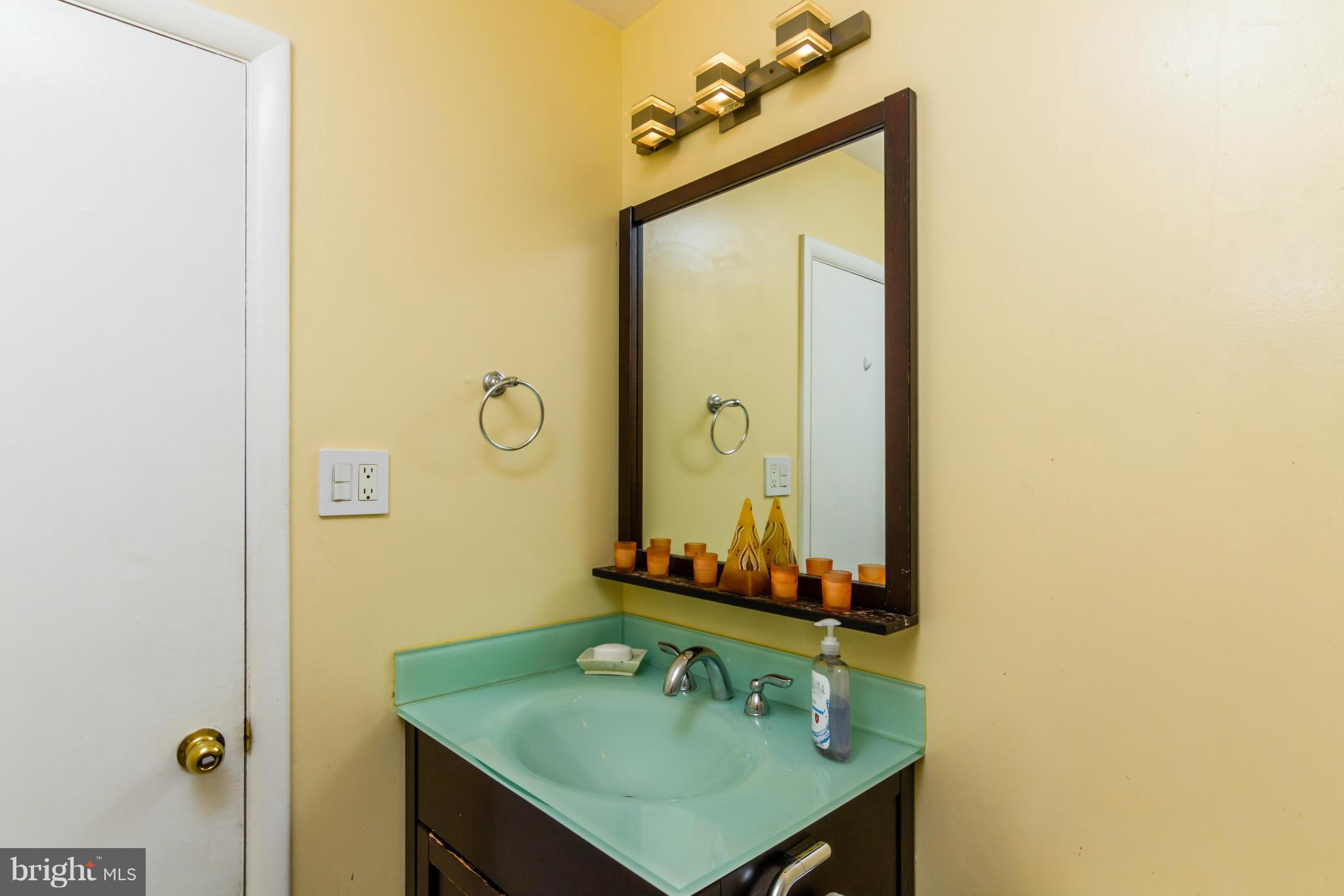 11820 Claridge Road Silver Spring, MD 20902 - Photo 13 of 30 Bath