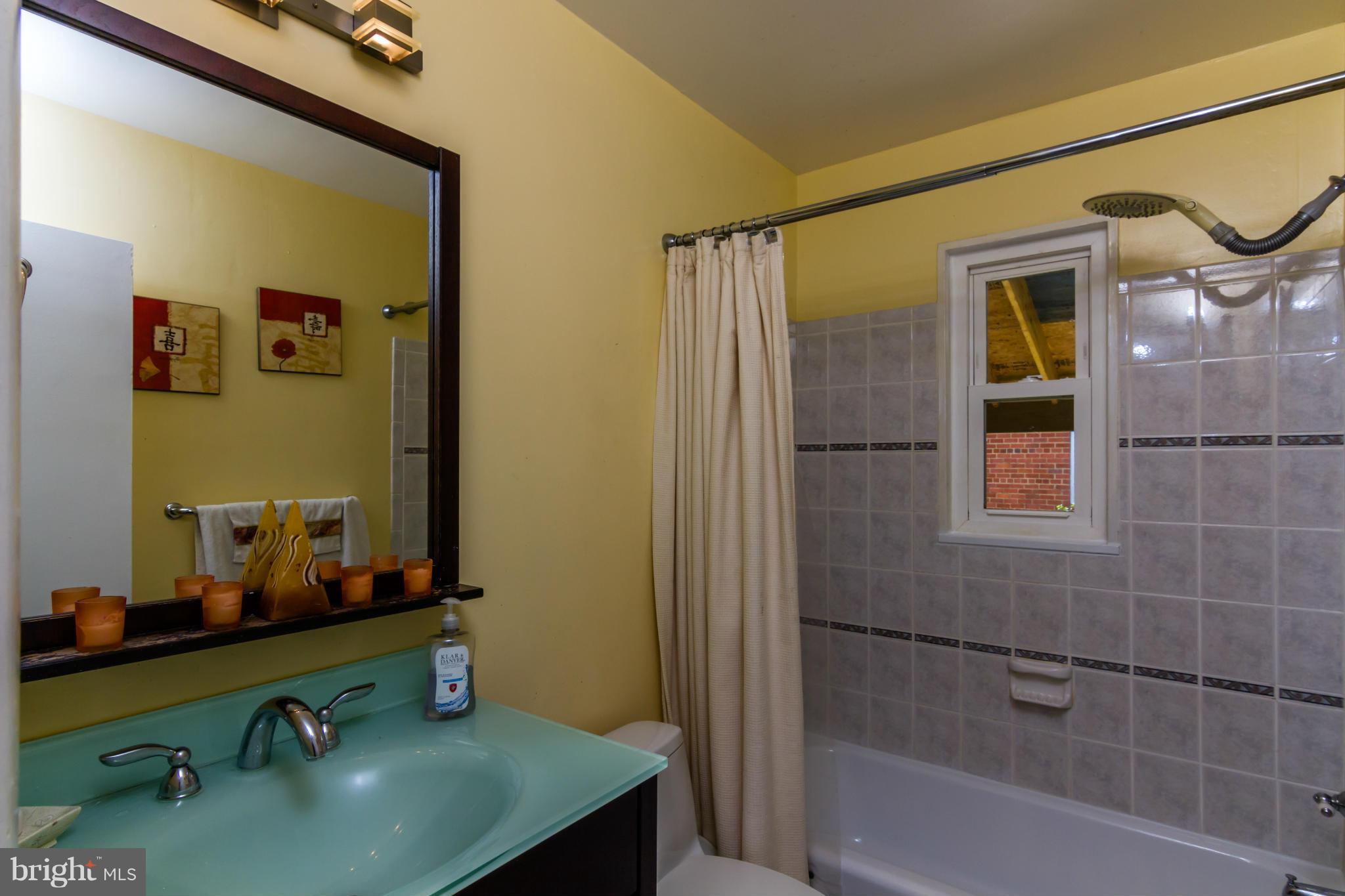 11820 Claridge Road Silver Spring, MD 20902 - Photo 14 of 30 Bath