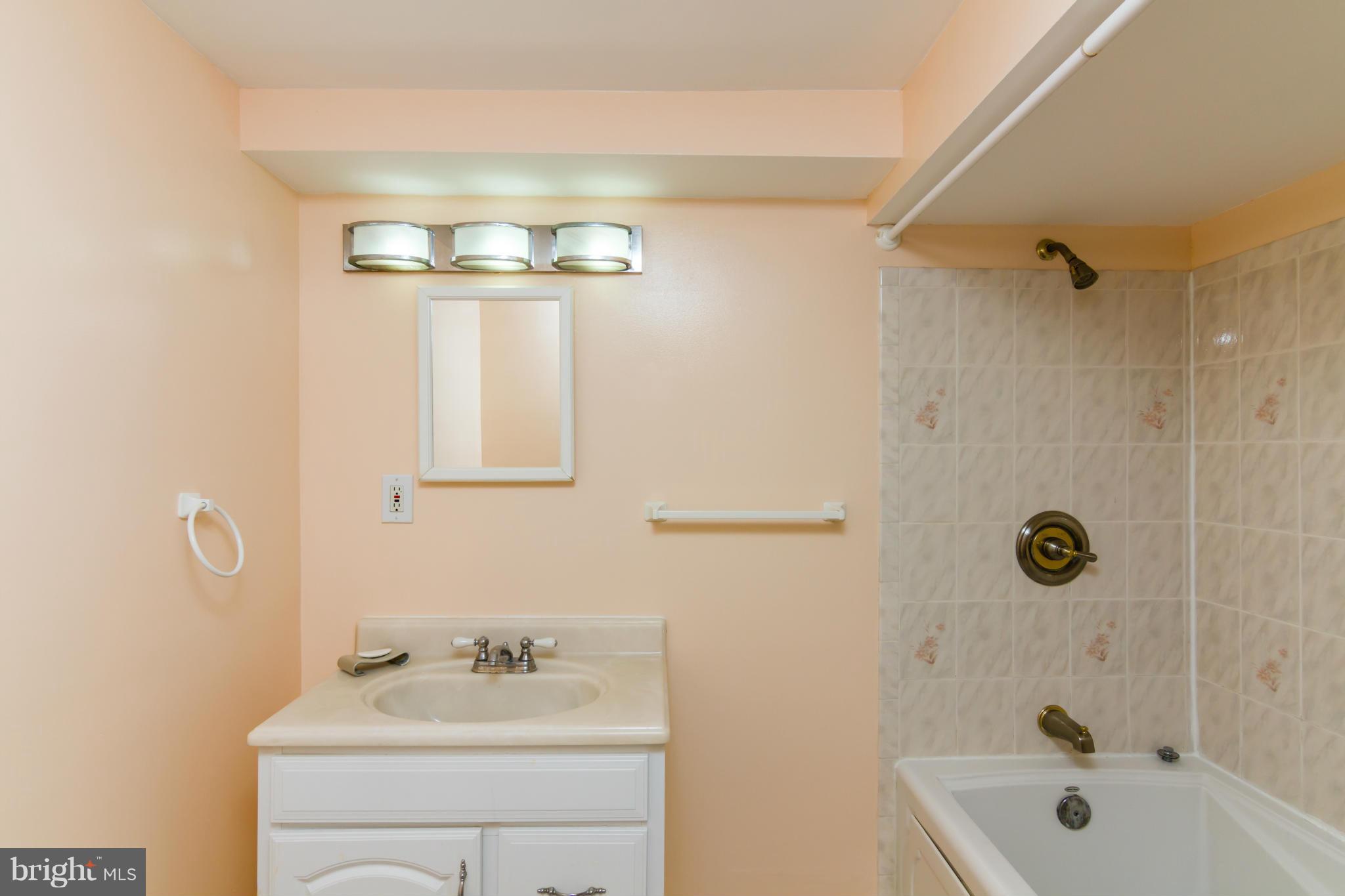 11820 Claridge Road Silver Spring, MD 20902 - Photo 26 of 30 Bath