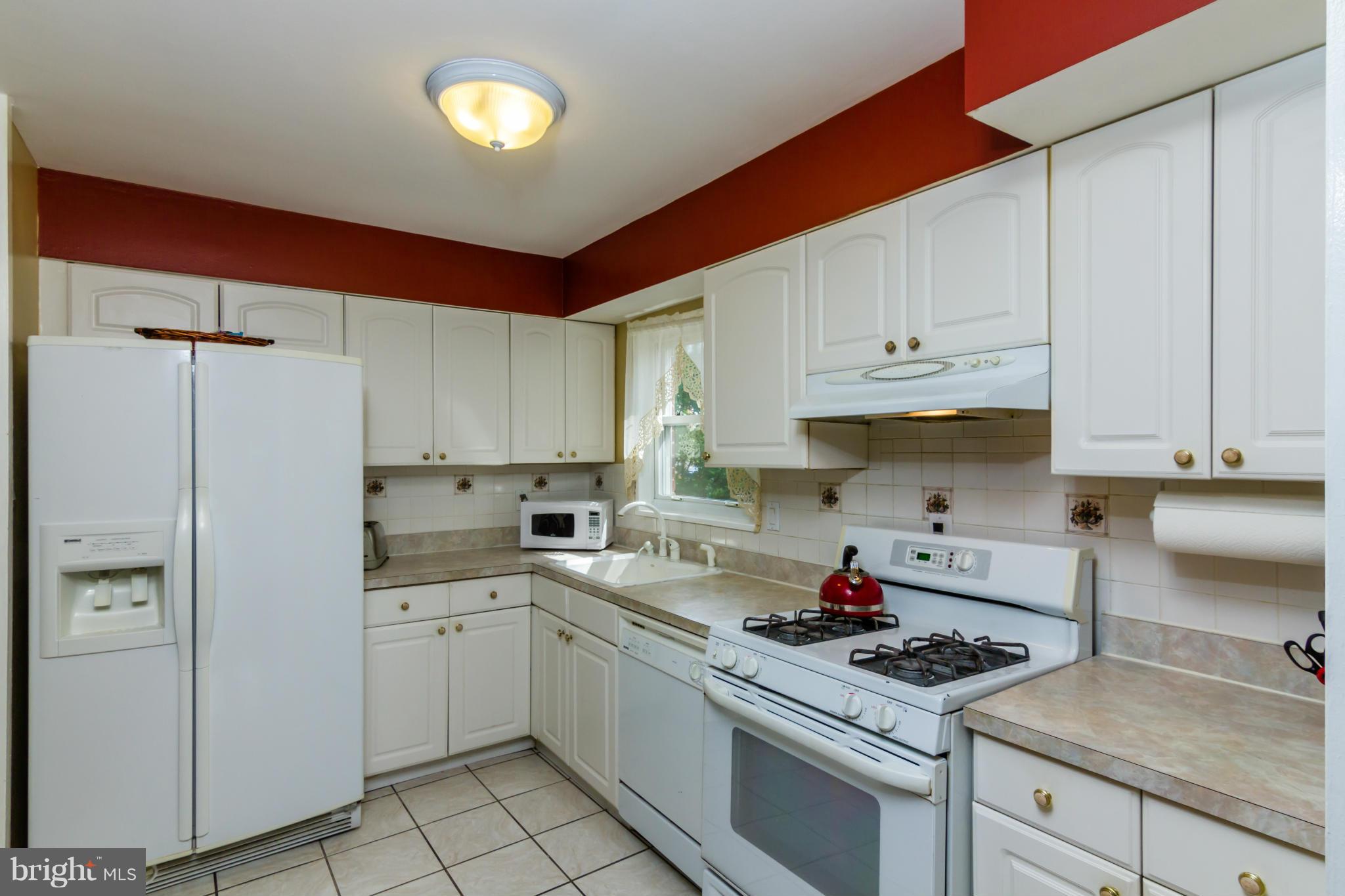11820 Claridge Road Silver Spring, MD 20902 - Photo 7 of 30 Kitchen