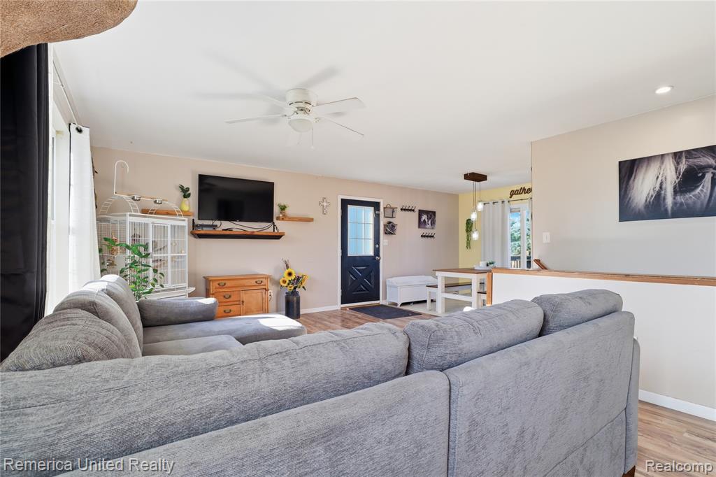 15489 Bird Road Linden, MI 48451 - Photo 7 of 42