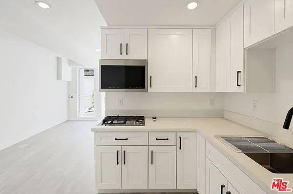 $1,800 | 4297 Tujunga Avenue, Unit 3, Studio City, CA 91604