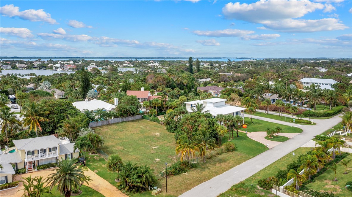 835 Reef Road Vero Beach, FL 32963 - Photo 21 of 34 Gallery Image 21