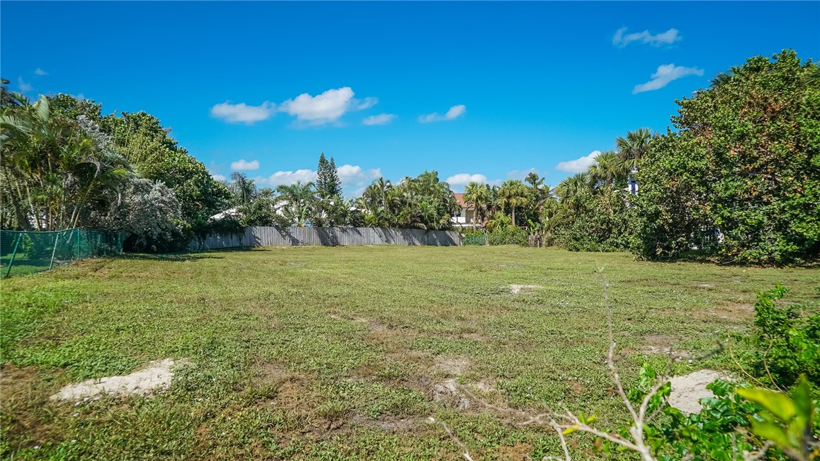 835 Reef Road Vero Beach, FL 32963 - Photo 7 of 34 Gallery Image 7