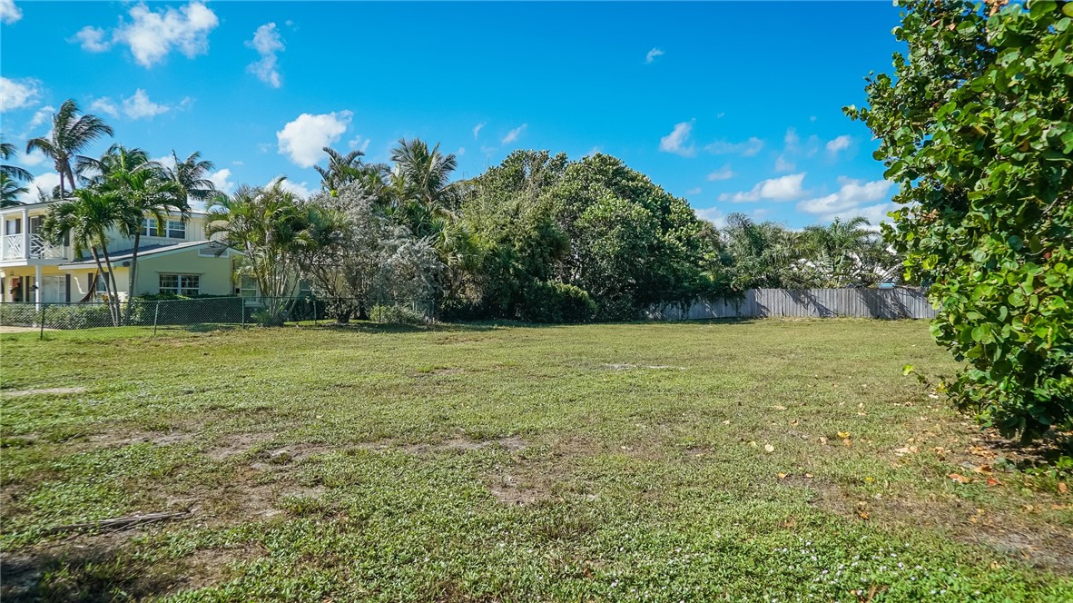 835 Reef Road Vero Beach, FL 32963 - Photo 8 of 34 Gallery Image 8