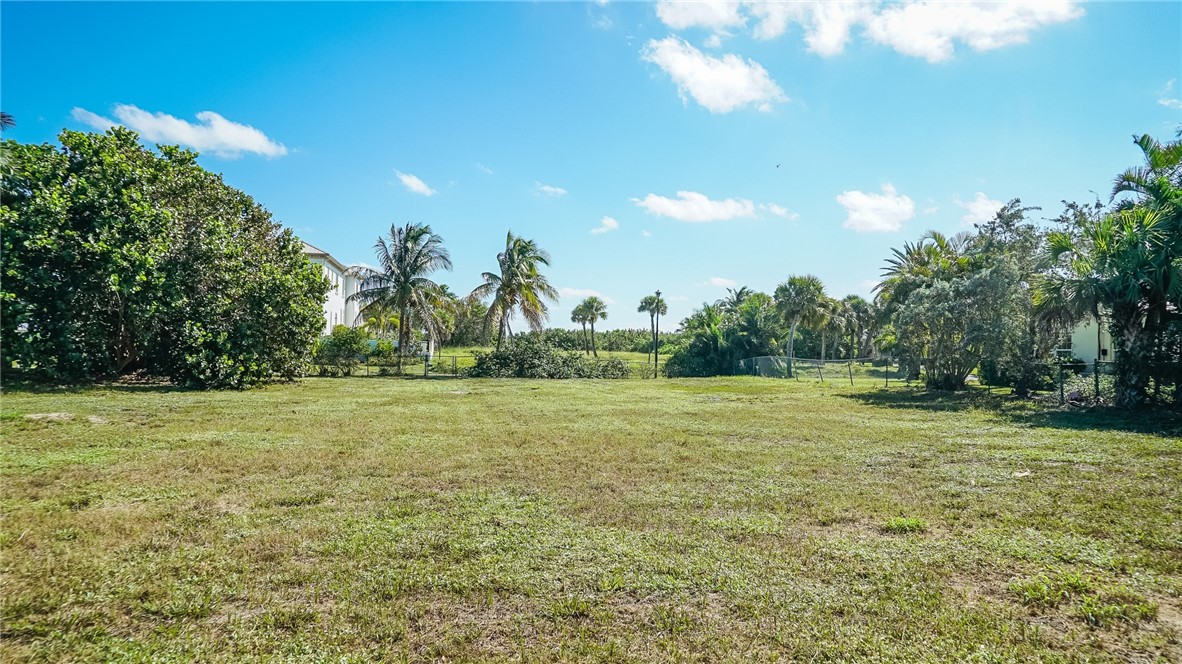 835 Reef Road Vero Beach, FL 32963 - Photo 10 of 34 Gallery Image 10