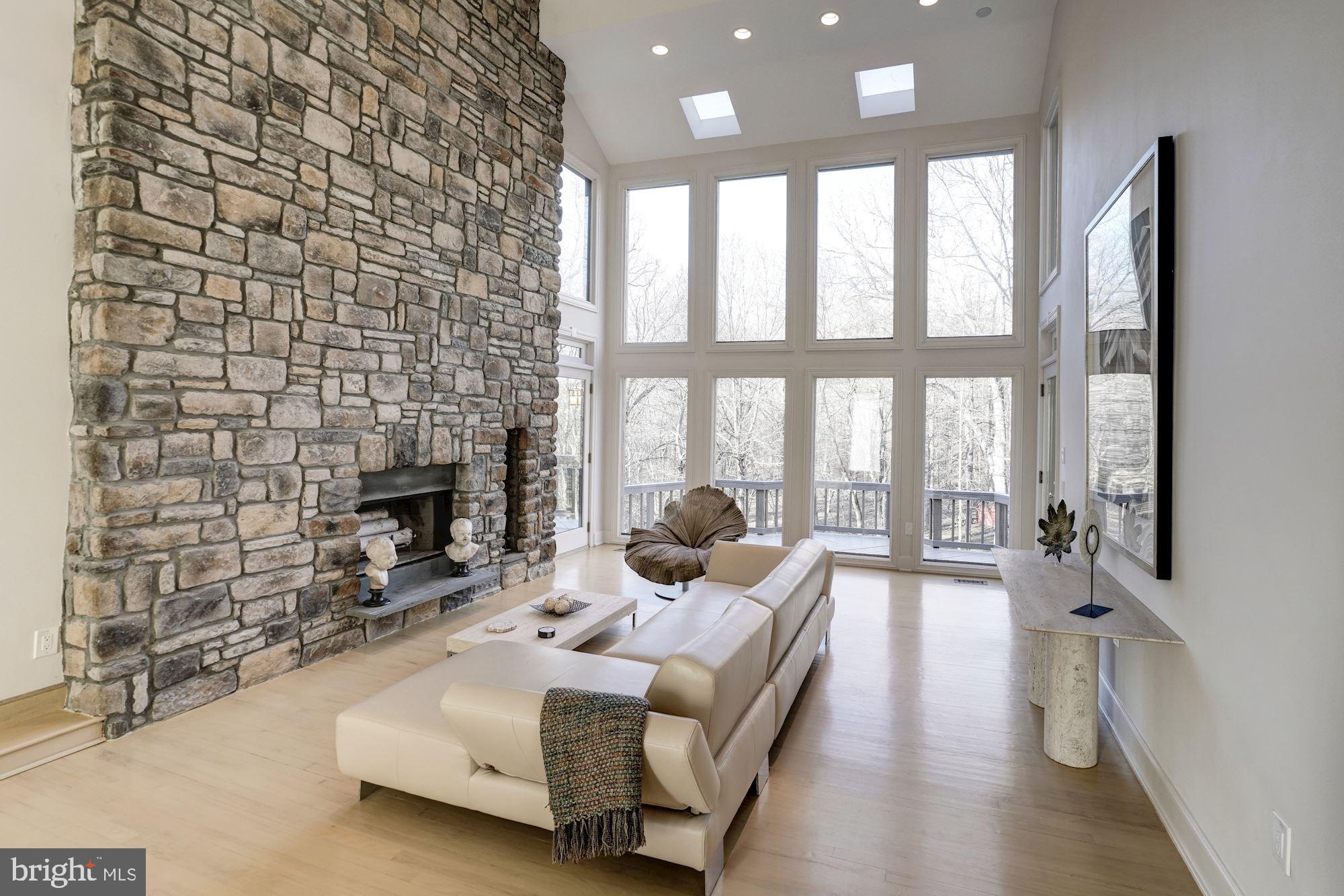 8712 Old Dominion Drive McLean, VA 22102 - Photo 2 of 13