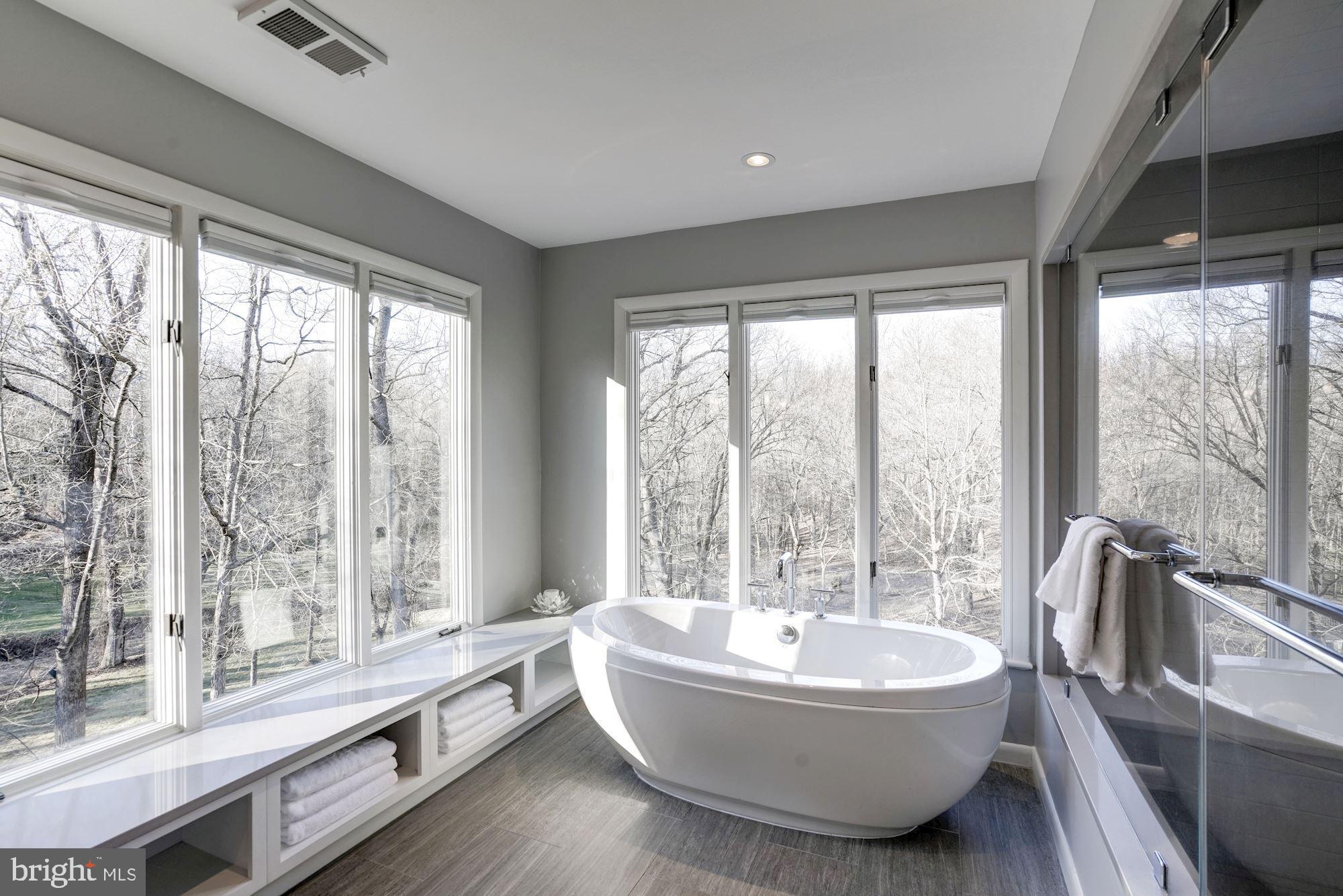 8712 Old Dominion Drive McLean, VA 22102 - Photo 6 of 13