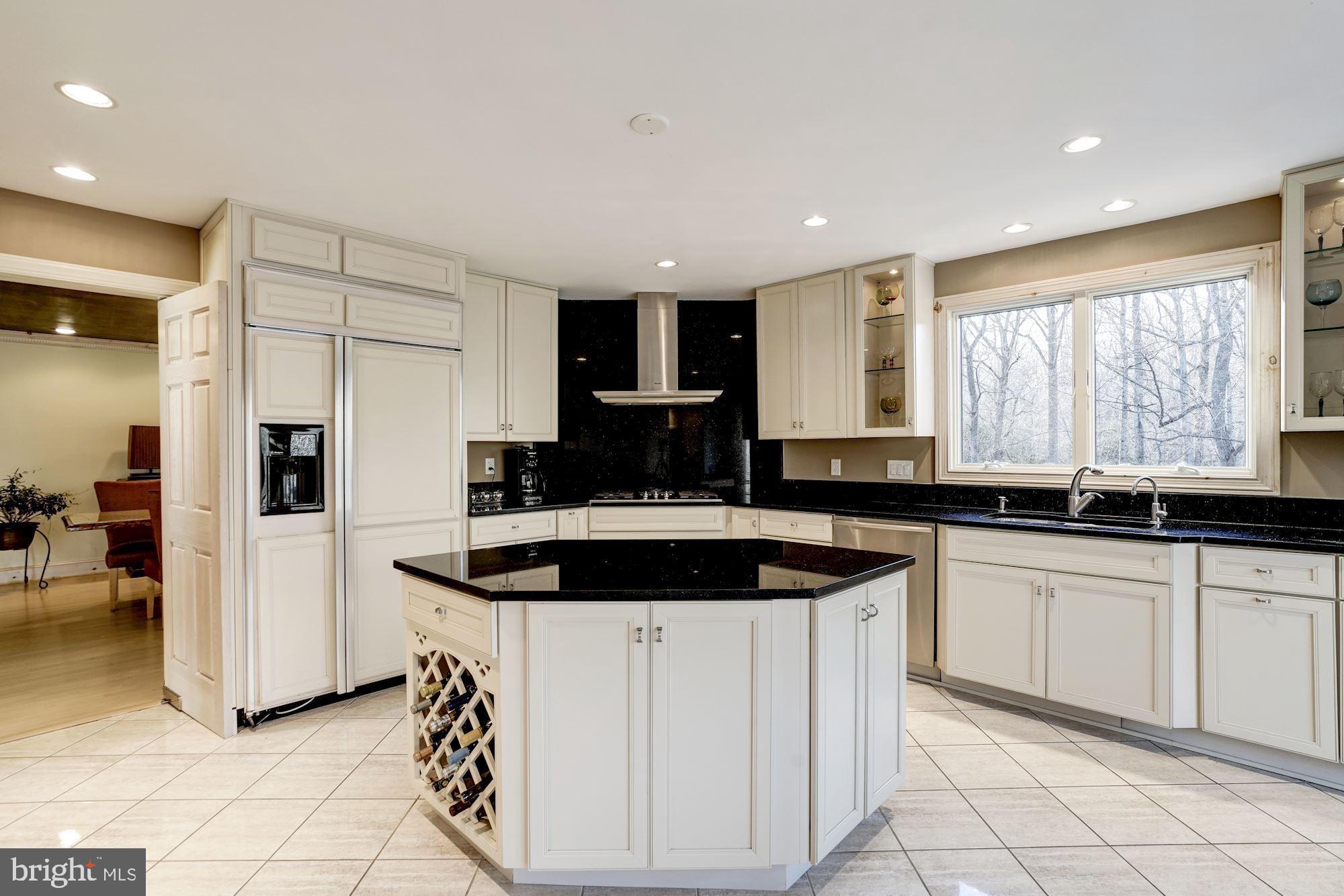 8712 Old Dominion Drive McLean, VA 22102 - Photo 8 of 13