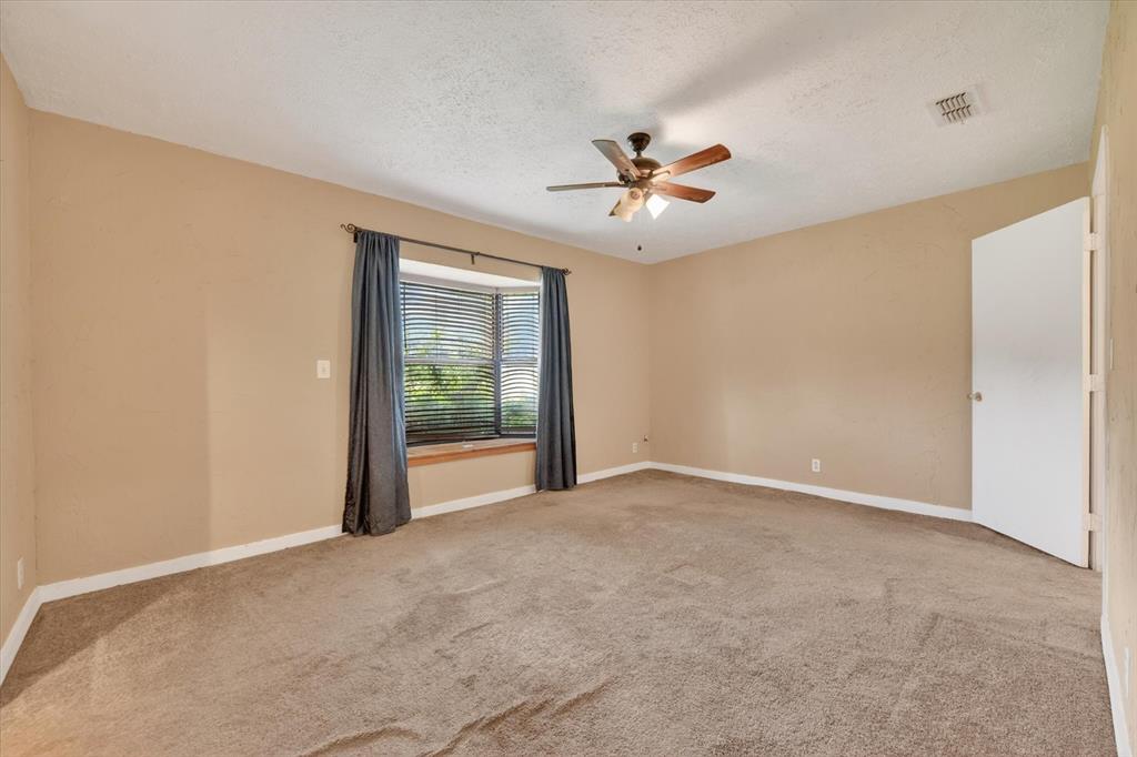 1276 County Road 1480 Alvord, TX 76225 - Photo 15 of 40