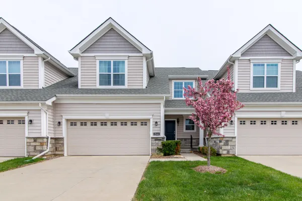 $3,300 | 2544 Oxford Circle, Ann Arbor, MI 48103
