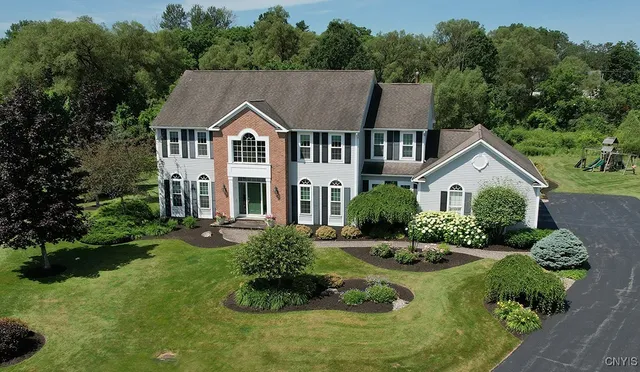 $930,600 | 8223 Meadow View Court, Pompey, NY 13104