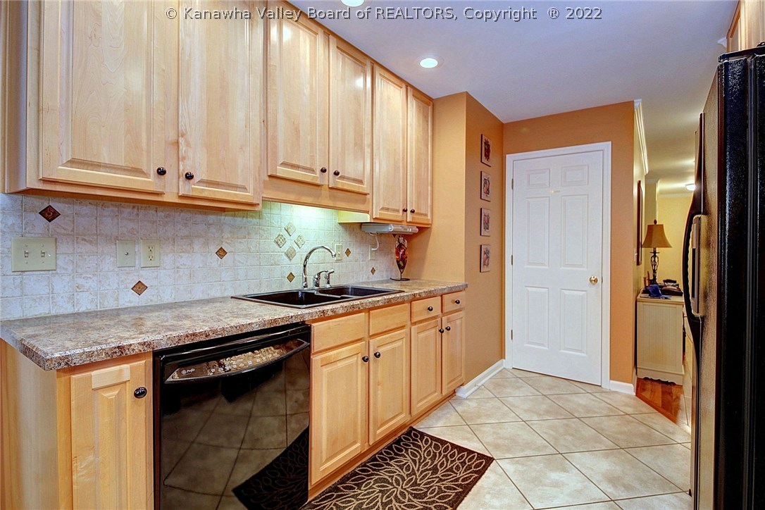 9 South Gate Road Charleston, WV 25314 - Photo 12 of 30 Gallery Image 12