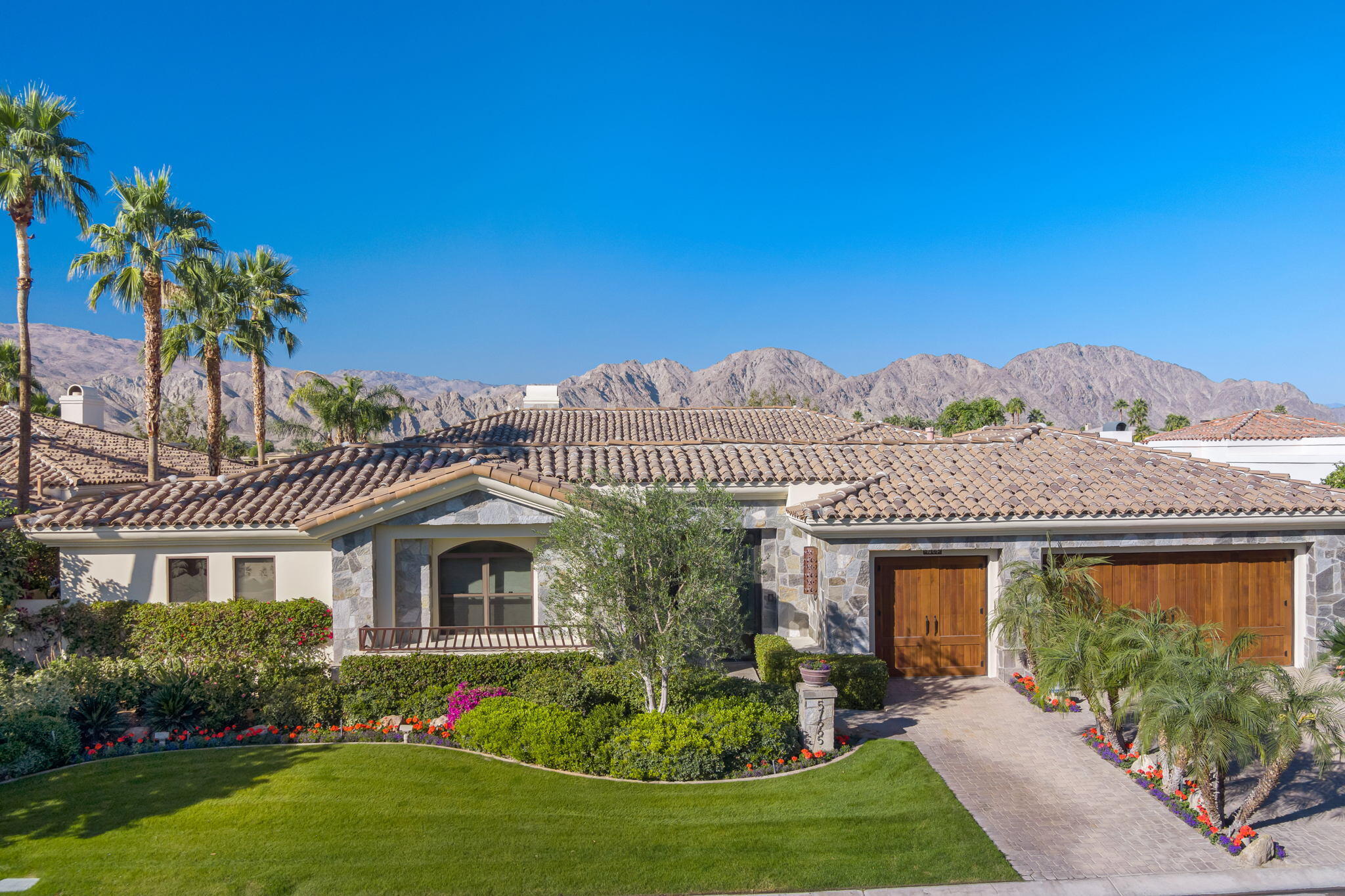 57665 Black Diamond La Quinta, CA 92253 - Photo 3 of 63 3-web-or-mls-SBBlackDiamond_1221_003