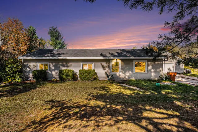 $293,000 | 5475 14 Mile Court Northeast, Rockford, MI 49341