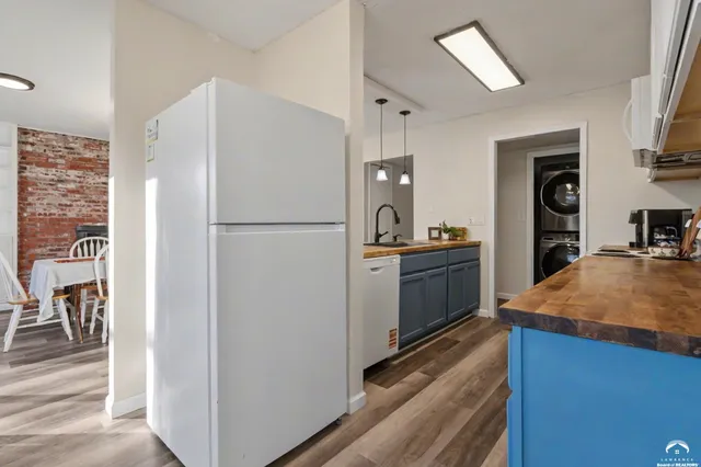 $307,450 | 925 West 27th Terrace, Lawrence, KS 66046