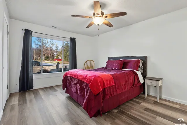 $307,450 | 925 West 27th Terrace, Lawrence, KS 66046