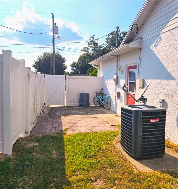 13599 Southeast 51st Terrace Summerfield, FL 34491 - Photo 4 of 44 a view of a backyard