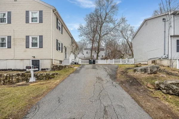 $3,000 | 25 Enfield Street, Unit 1, North Andover, MA 01845