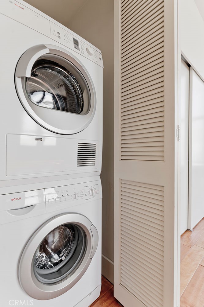 460 South Spring Street, Unit 802 Los Angeles, CA 90013 - Photo 25 of 25 a utility room with dryer and washer