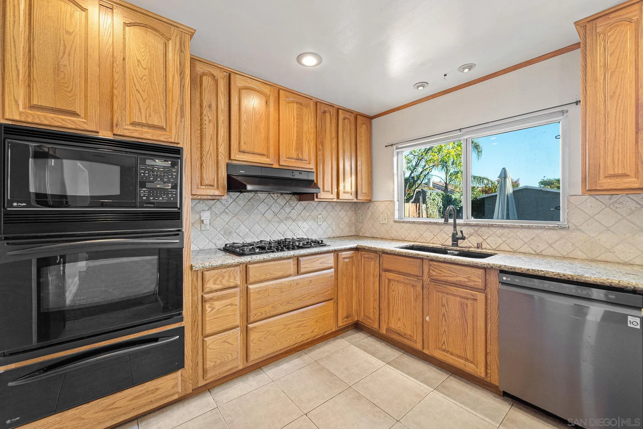 9731 Abbeyfield Road Santee, CA 92071 - Photo 13 of 41 Gallery Image 13