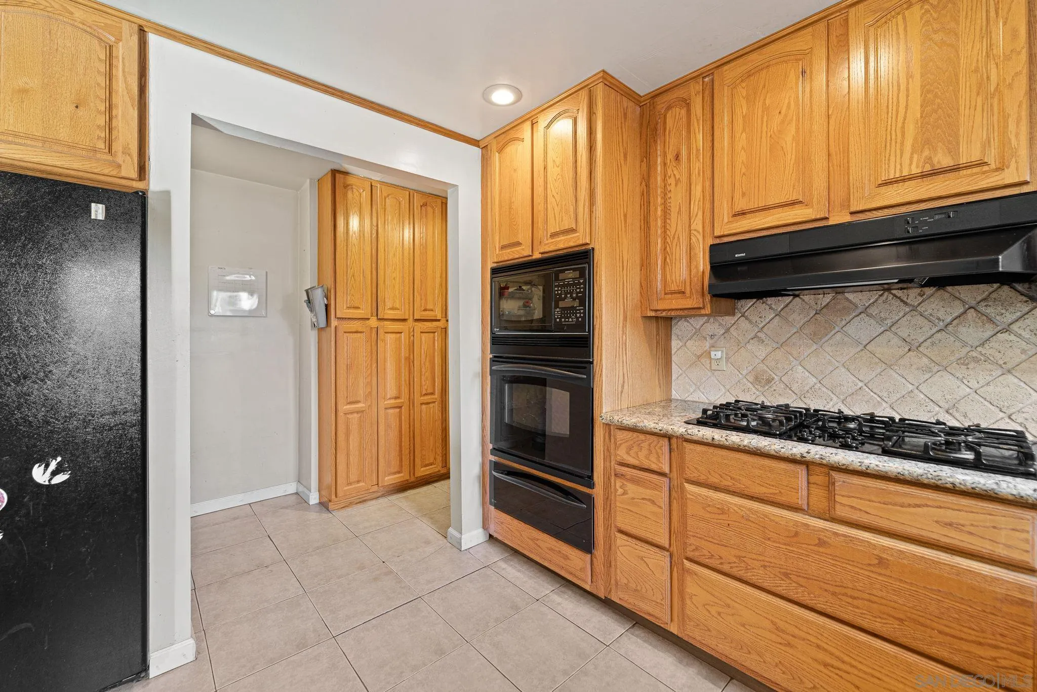 9731 Abbeyfield Road Santee, CA 92071 - Photo 16 of 41 Gallery Image 16