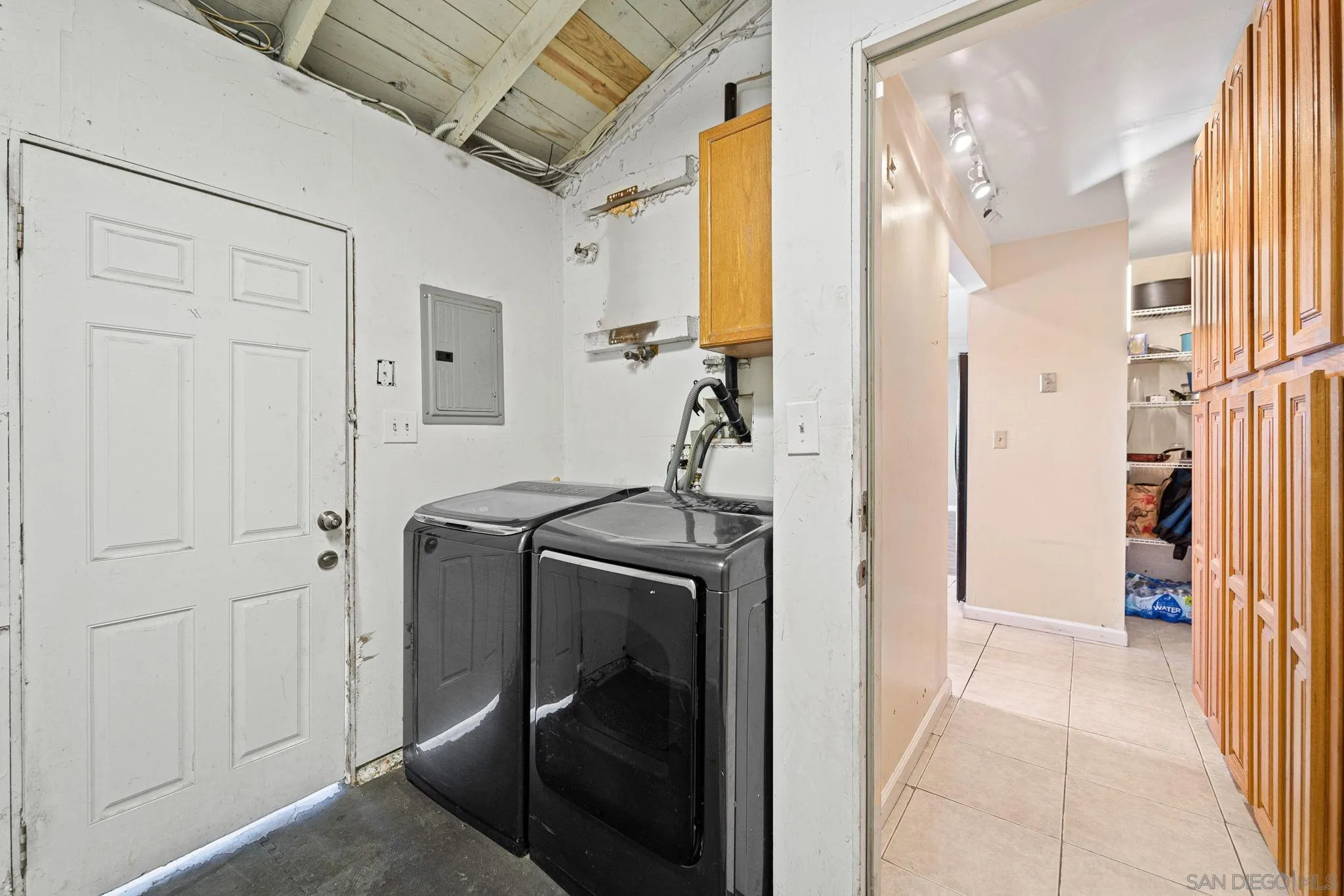 9731 Abbeyfield Road Santee, CA 92071 - Photo 19 of 41 Gallery Image 19