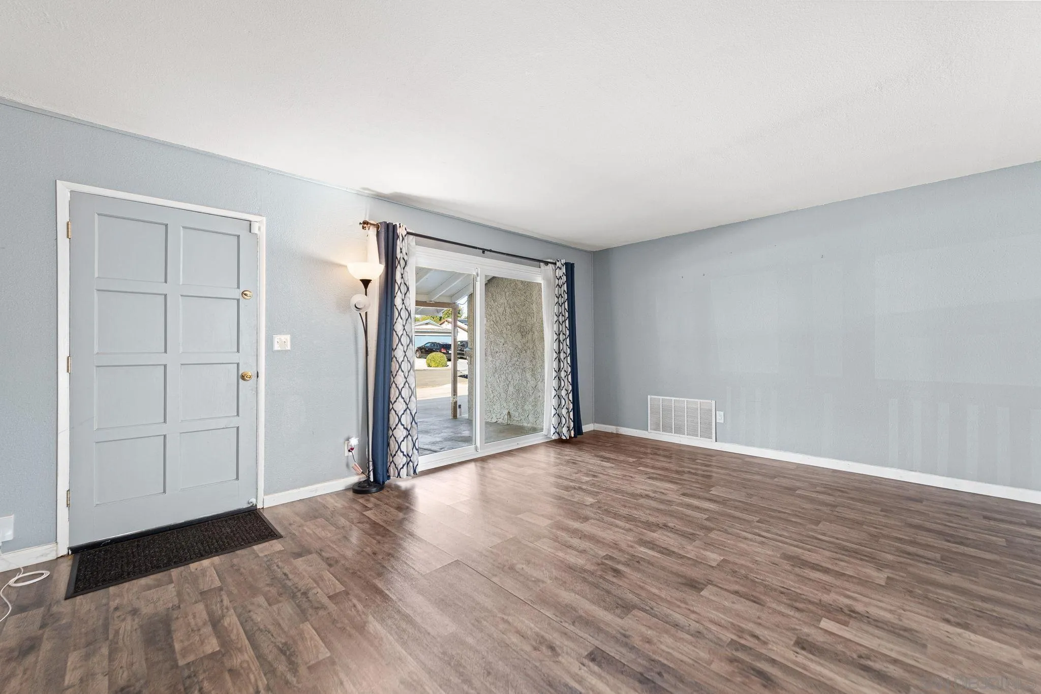 9731 Abbeyfield Road Santee, CA 92071 - Photo 5 of 41 Gallery Image 5