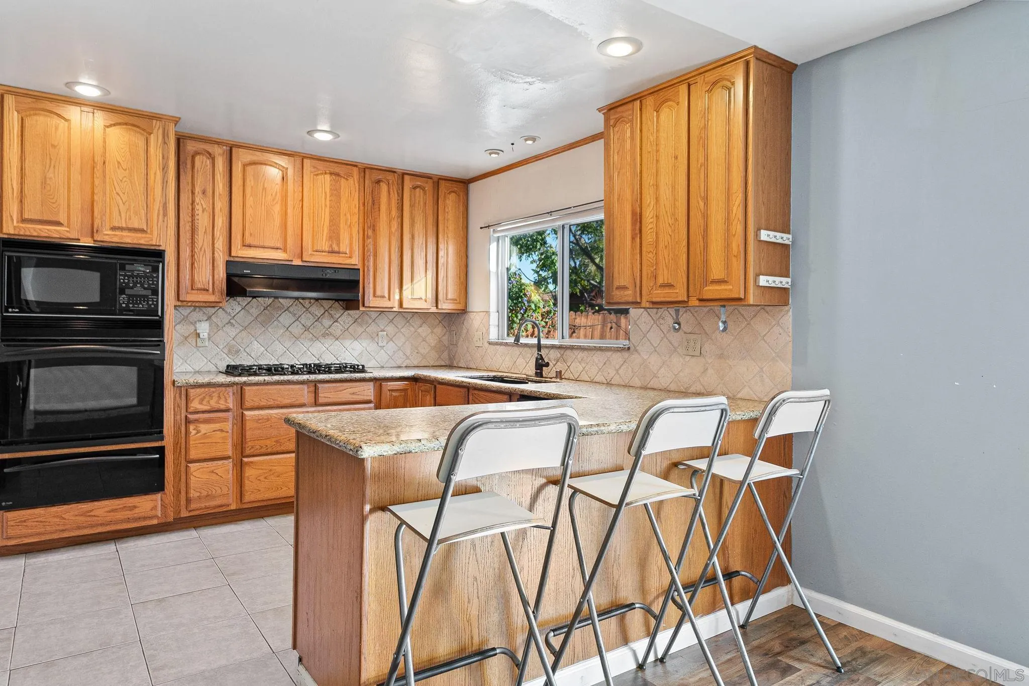 9731 Abbeyfield Road Santee, CA 92071 - Photo 10 of 41 Gallery Image 10