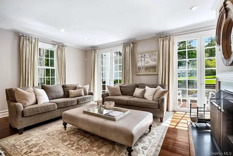 $3,389,000 | 40 Algonquin Drive, Chappaqua, NY 10514