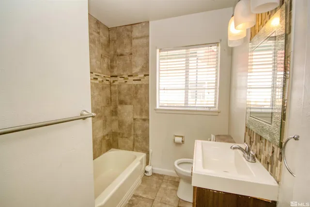 $2,325 | 255 G. Street, Sparks, NV 89431