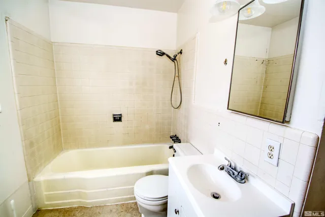 $2,325 | 255 G. Street, Sparks, NV 89431