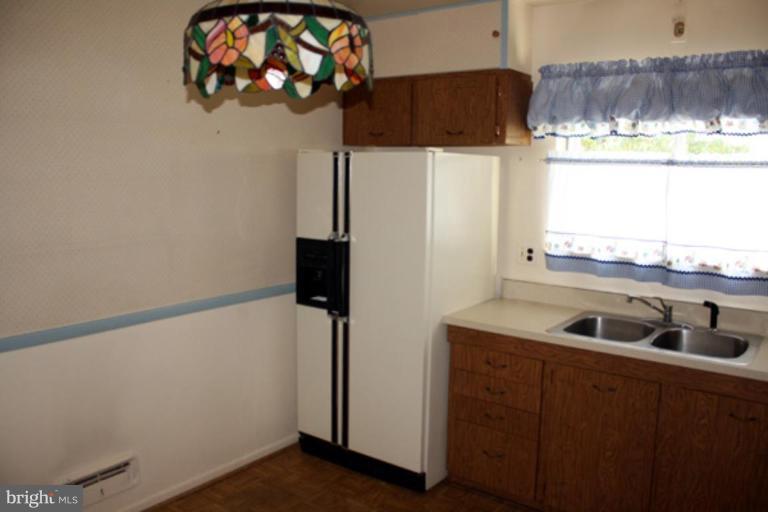 1502 Adamsview Road Catonsville, MD 21228 - Photo 4 of 16 Kitchen