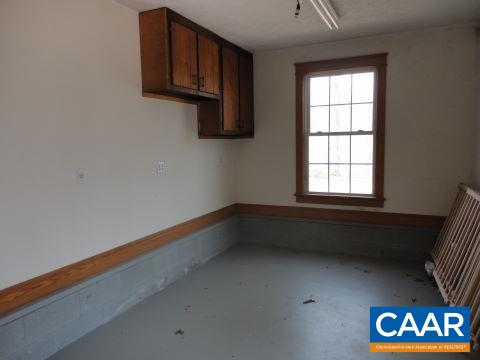 26 Brougham Road Palmyra, VA 22963 - Photo 19 of 20 an empty room with windows