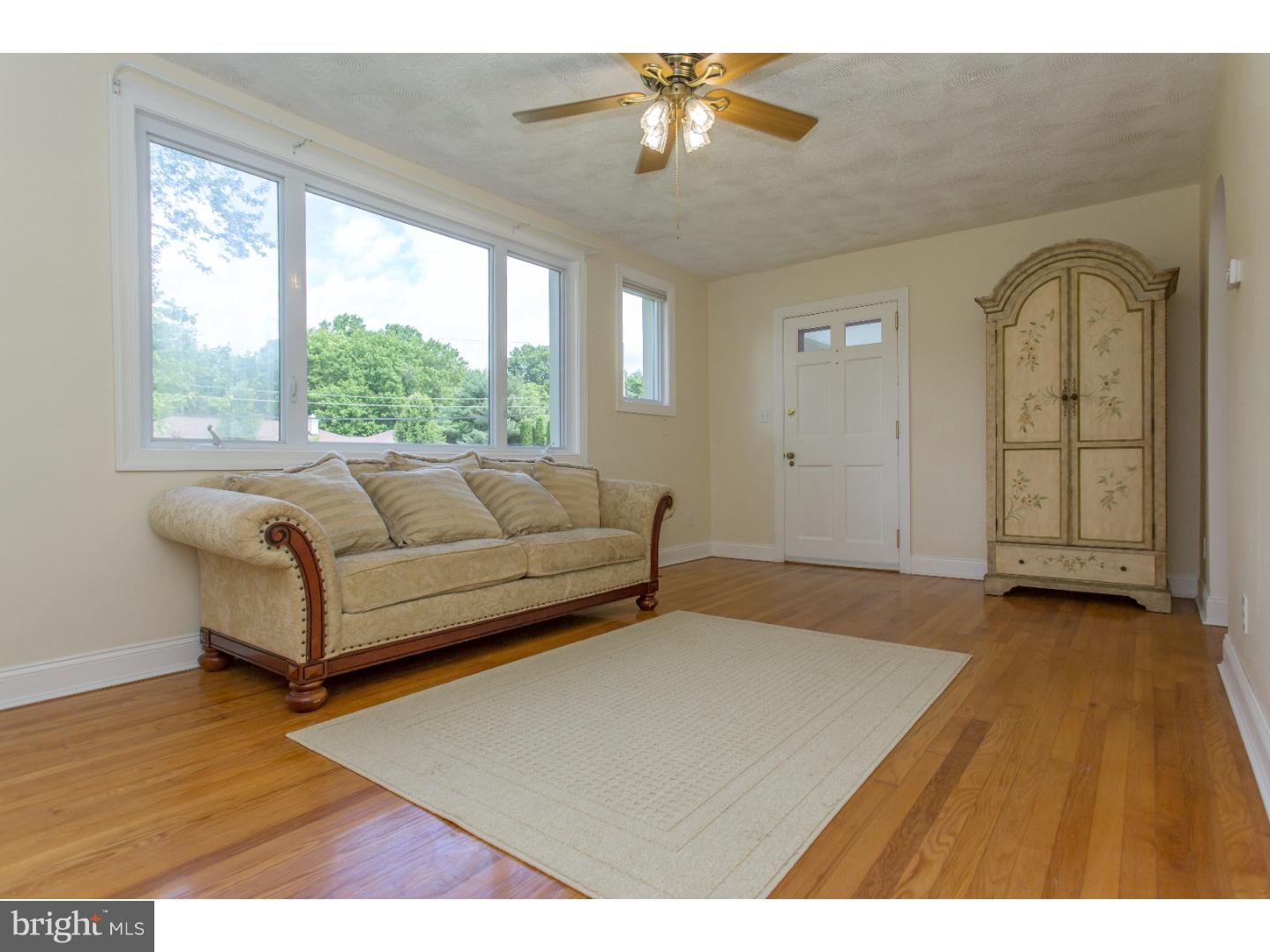 3214 Goodley Road Garnet Valley, PA 19060 - Photo 3 of 17 Living Room